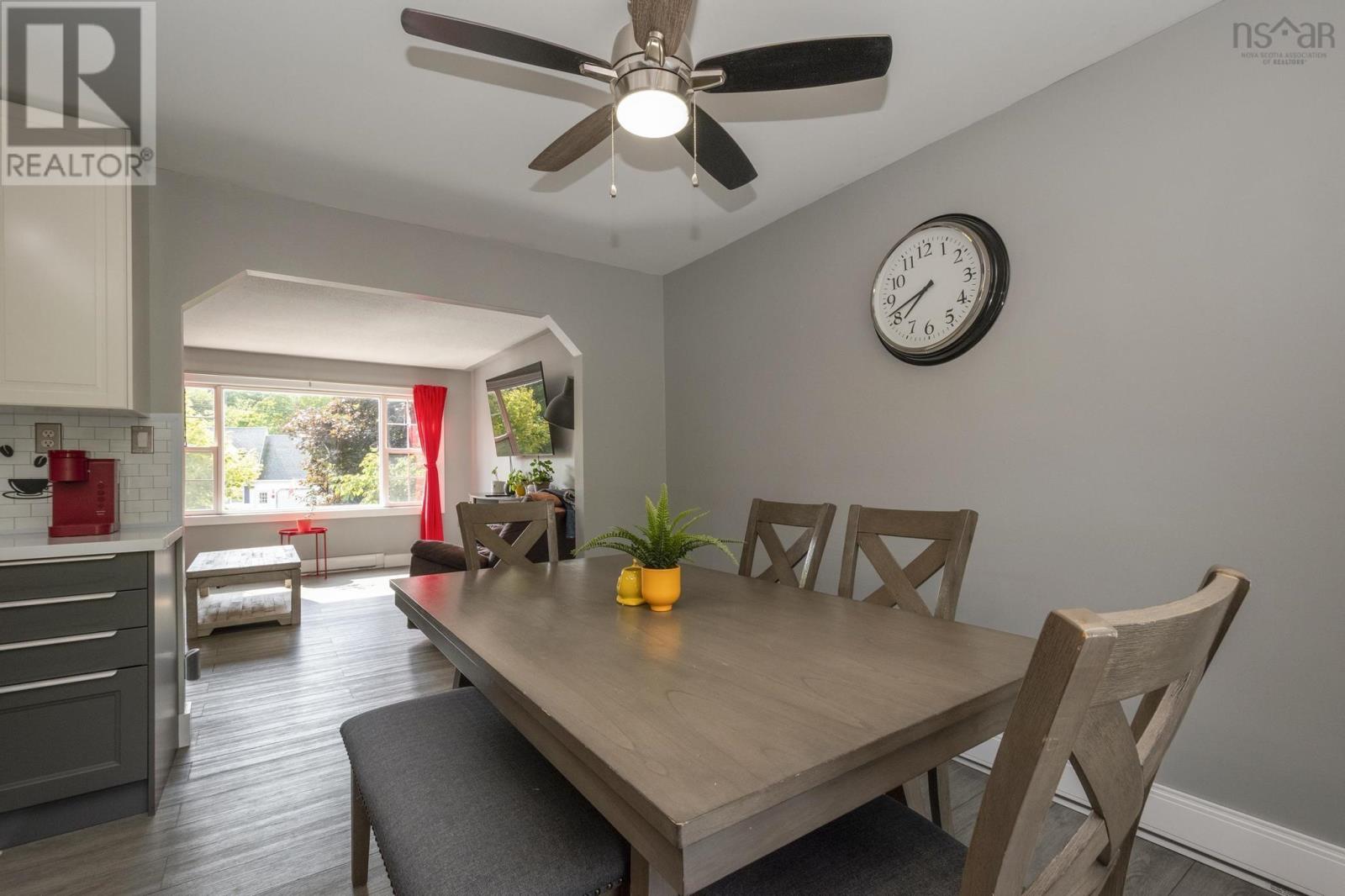 Property 11 of 40 of 92 Balcom Crescent