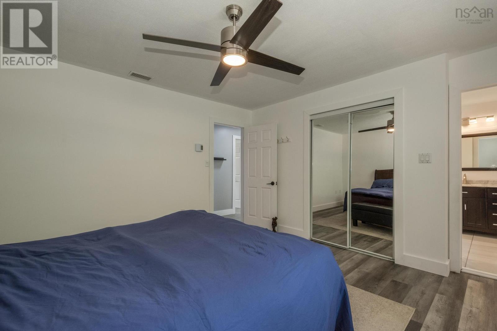 Property 20 of 40 of 92 Balcom Crescent