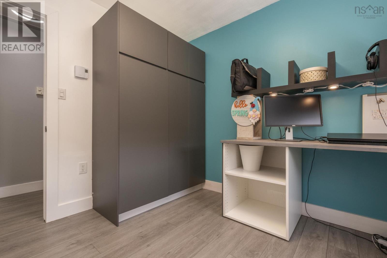 Property 25 of 40 of 92 Balcom Crescent