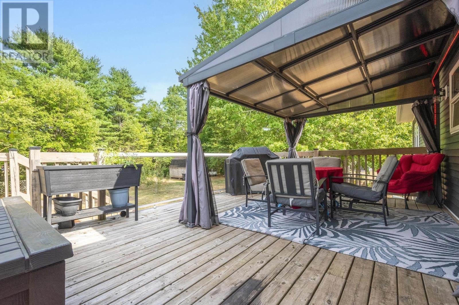 Property 38 of 40 of 92 Balcom Crescent