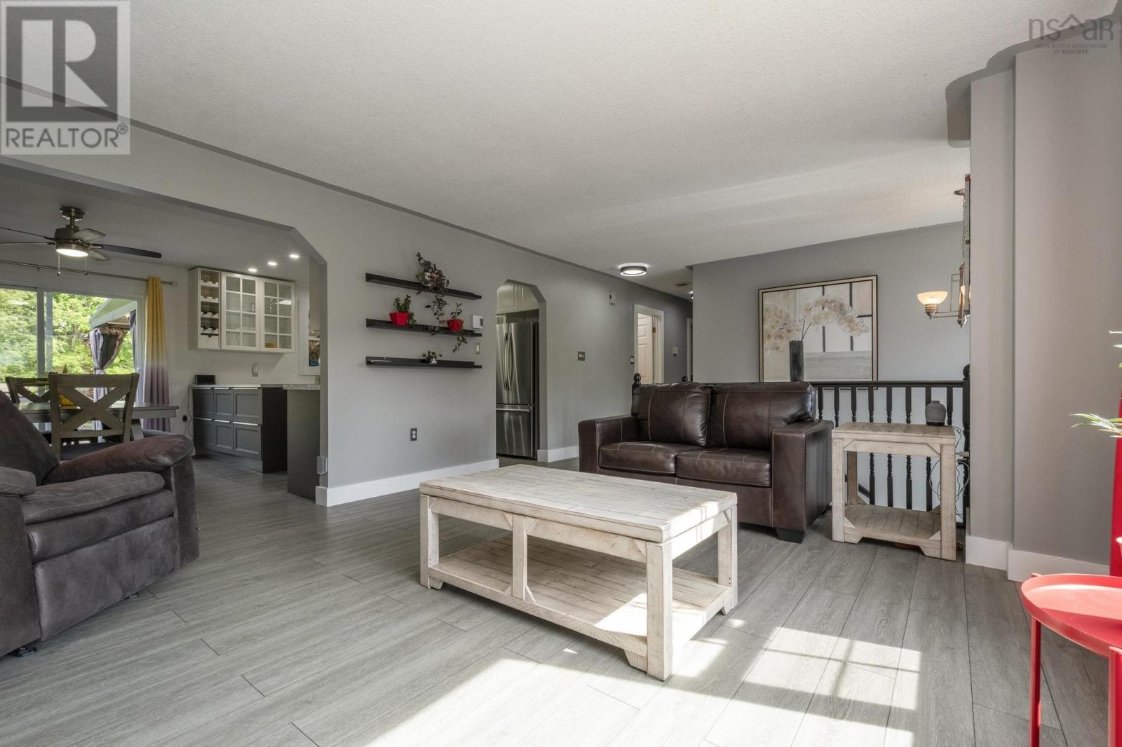 Property 8 of 40 of 92 Balcom Crescent