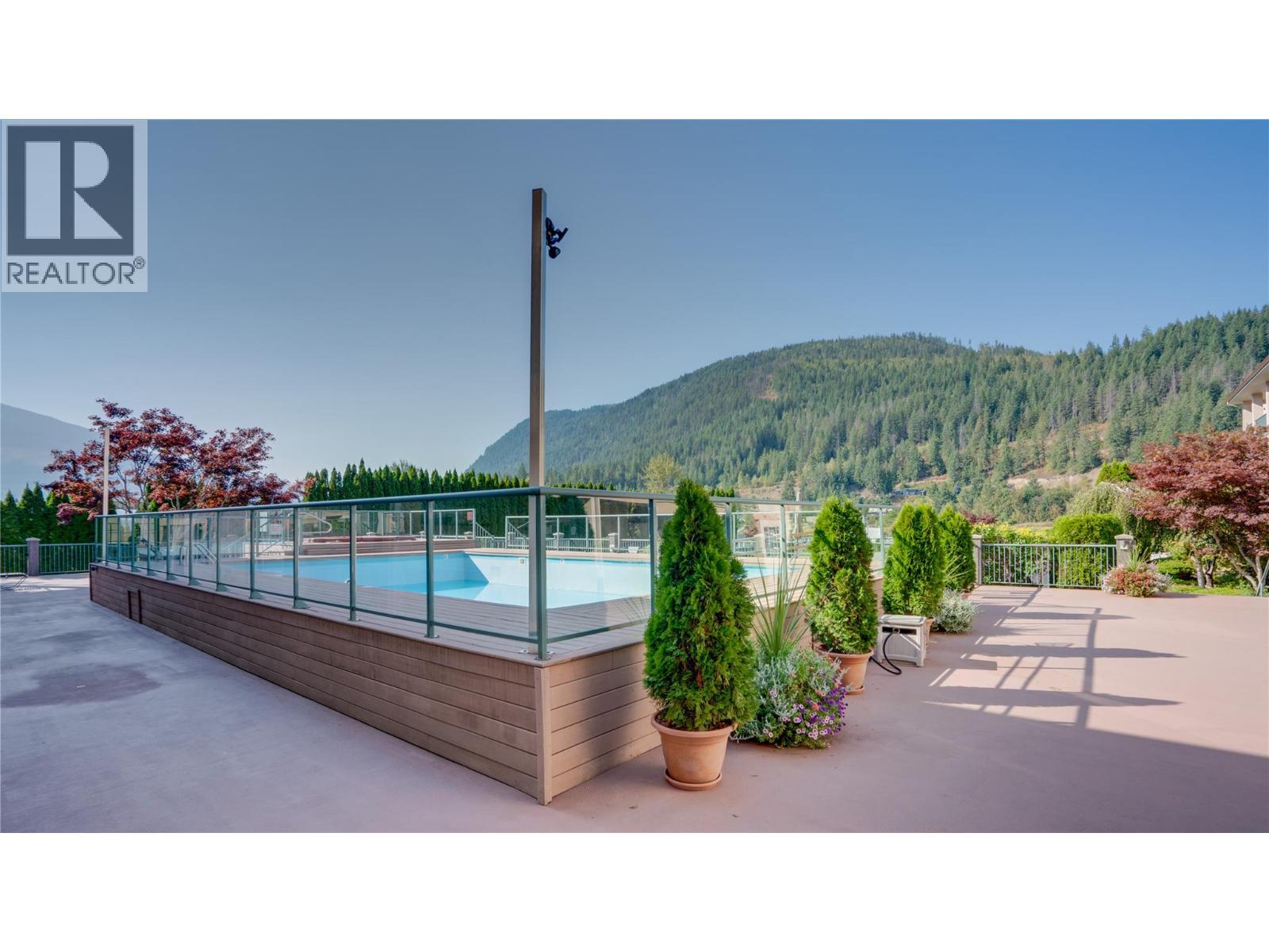 1002 Riverside Avenue Unit# 111, Sicamous