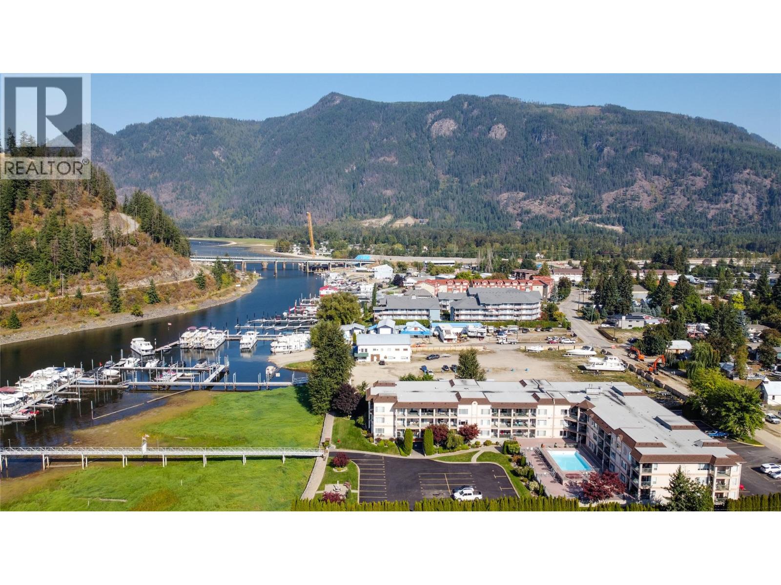 1002 Riverside Avenue Unit# 111, Sicamous
