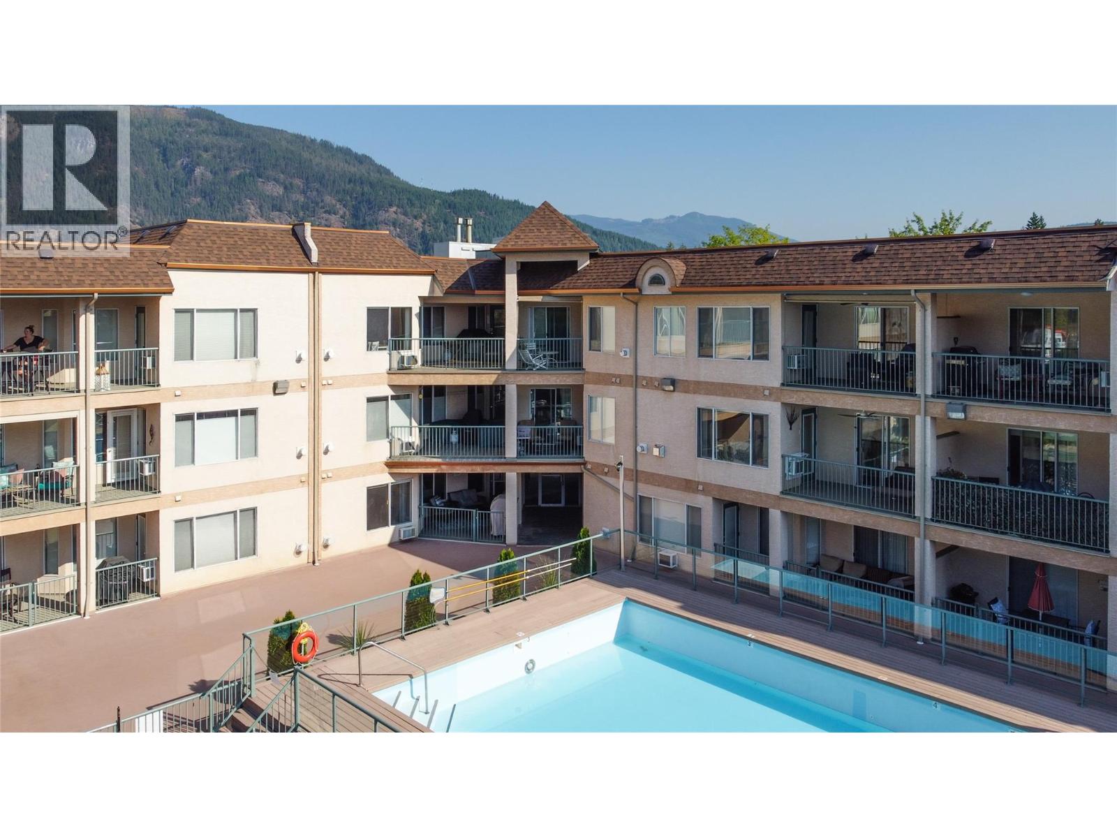 1002 Riverside Avenue Unit# 111, Sicamous