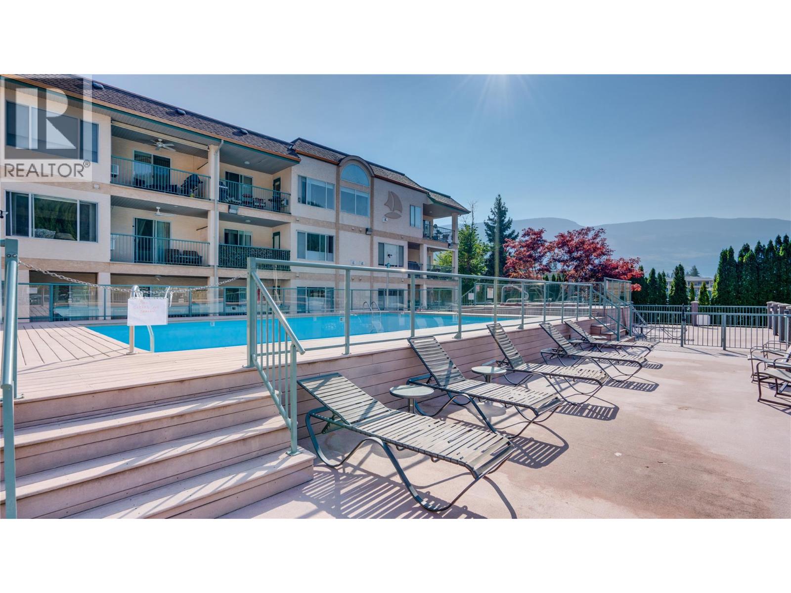 1002 Riverside Avenue Unit# 111, Sicamous