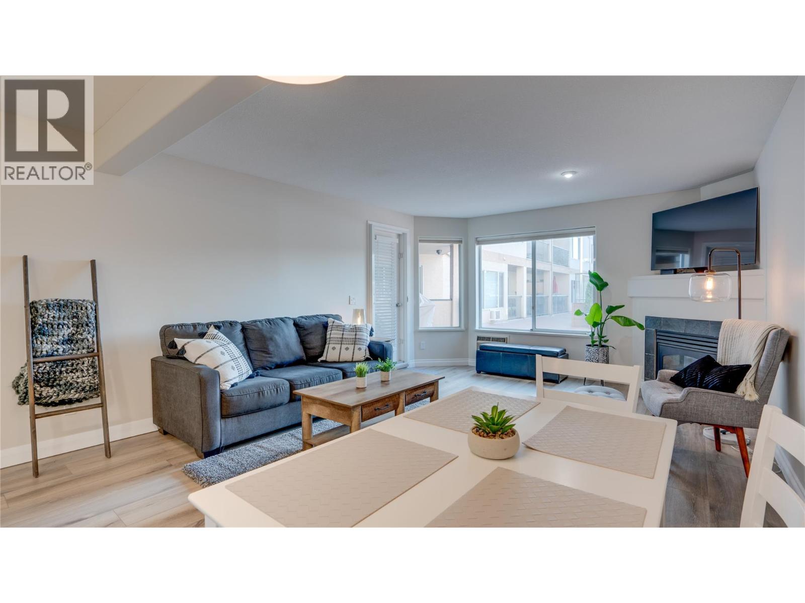 1002 Riverside Avenue Unit# 111, Sicamous