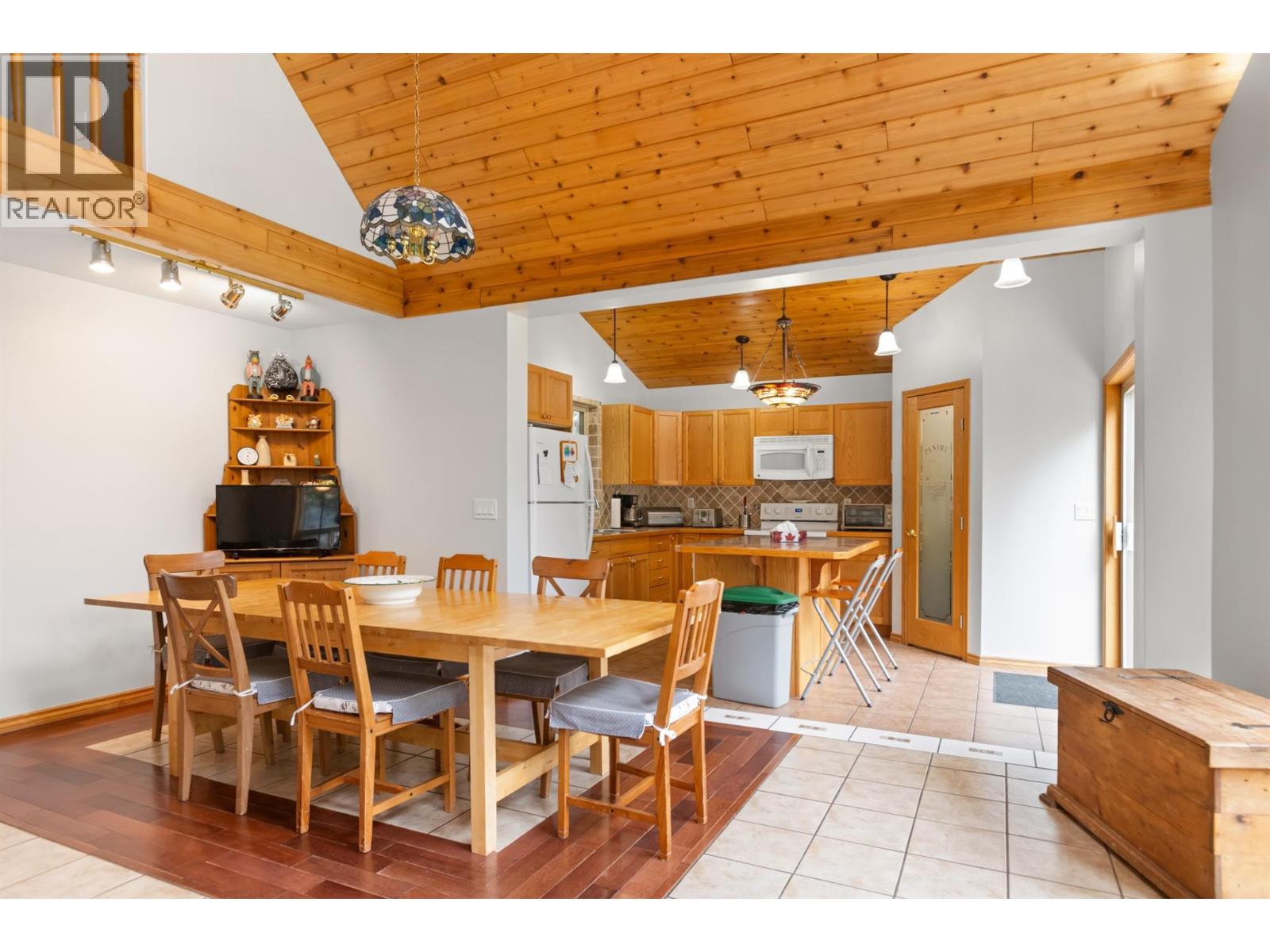 4943 Timber Way - 4