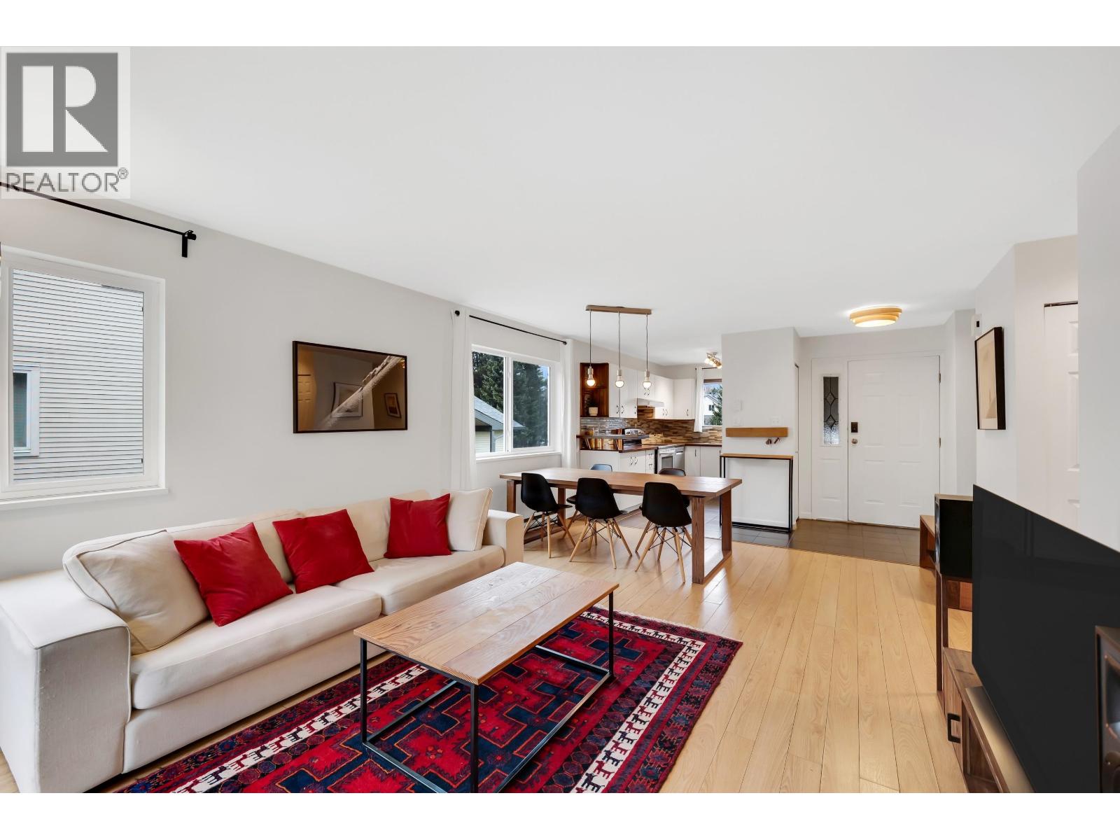 14 39920 GOVERNMENT ROAD, Squamish