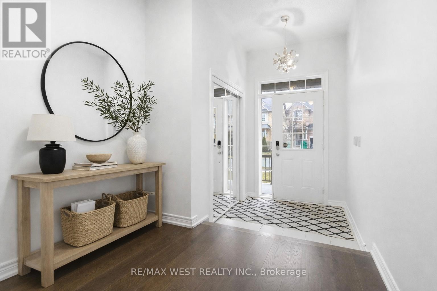 116 LESABRE CRESCENT - 2