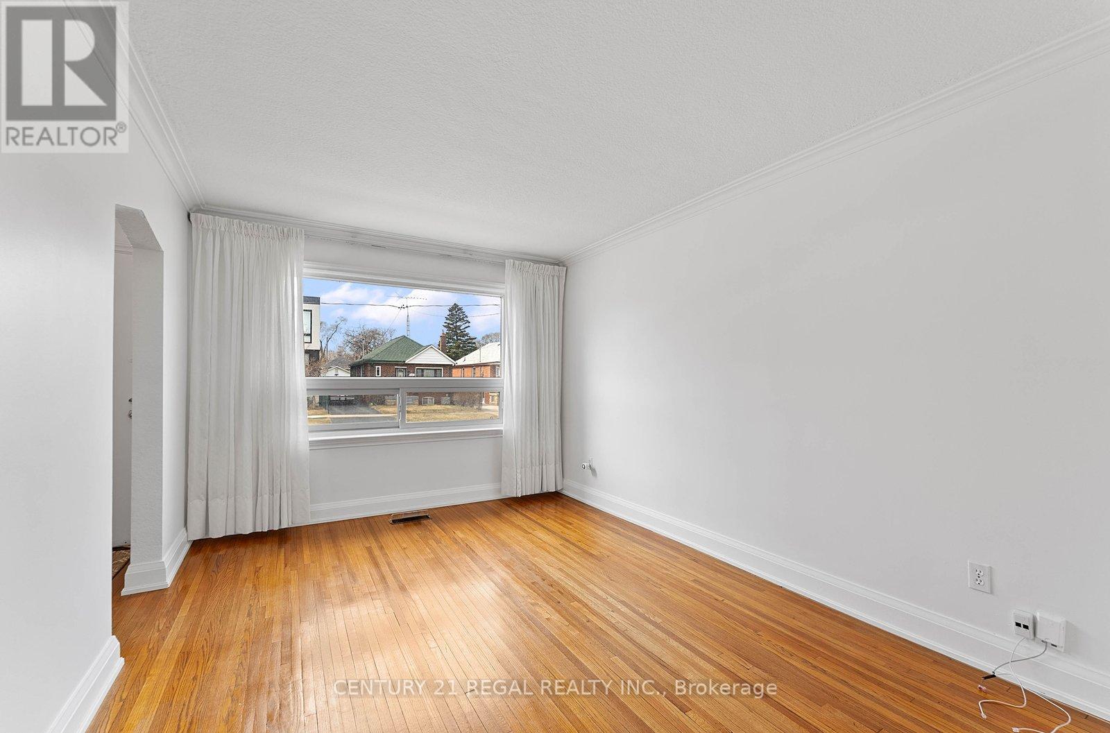 191 ALDERBRAE AVENUE - 11