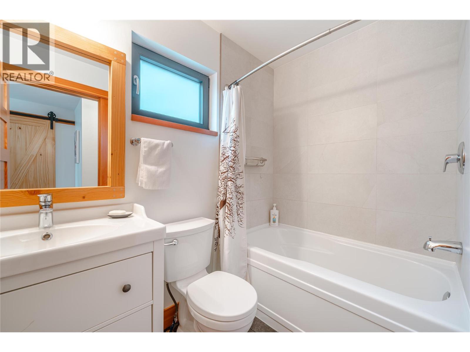 1849 Hay Road, Revelstoke