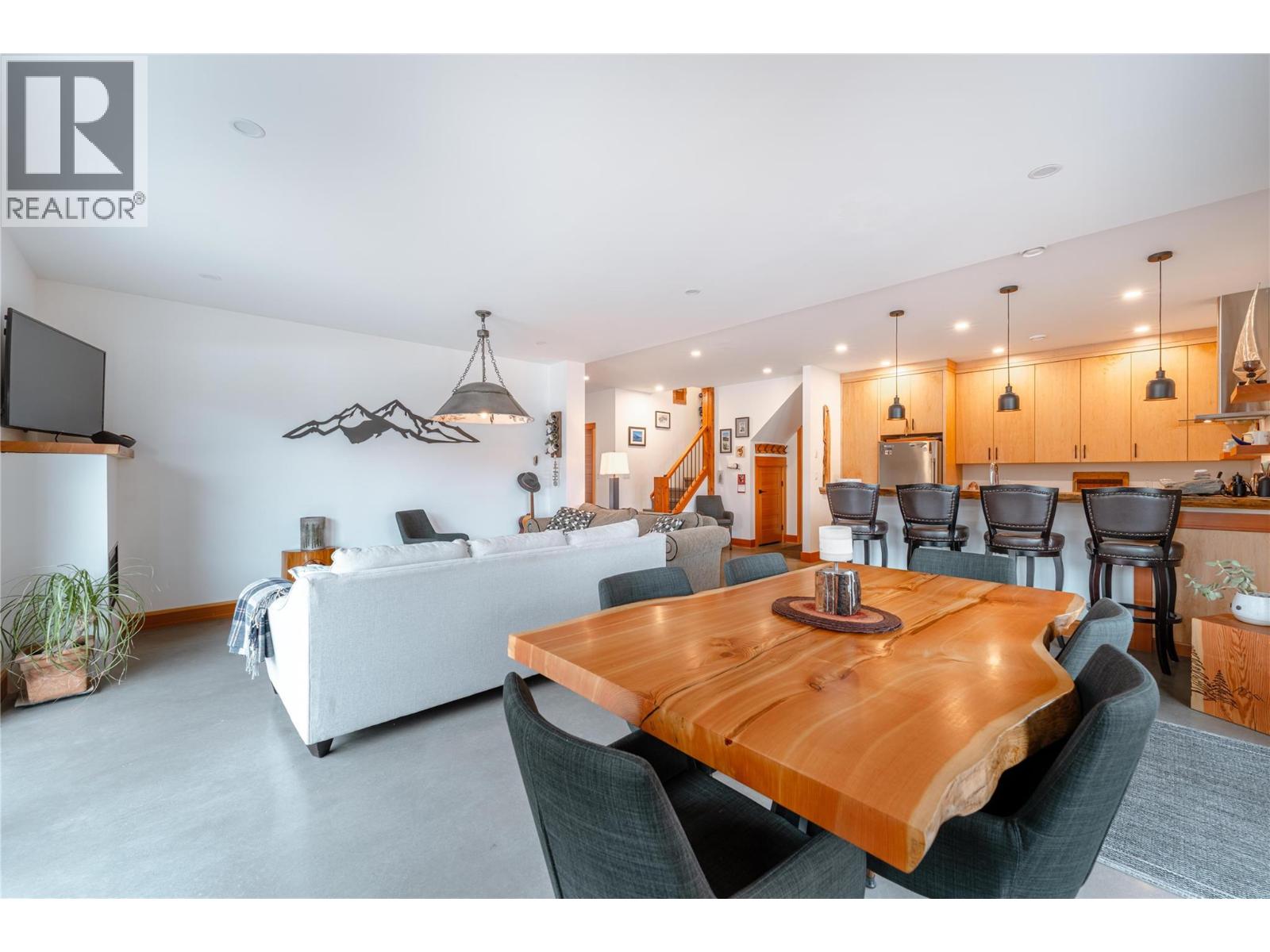 1849 Hay Road, Revelstoke