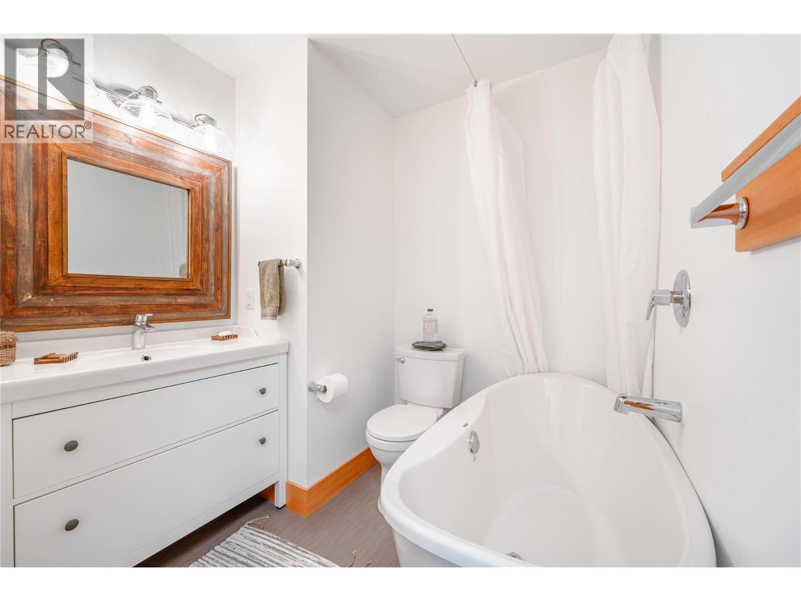 1849 Hay Road, Revelstoke