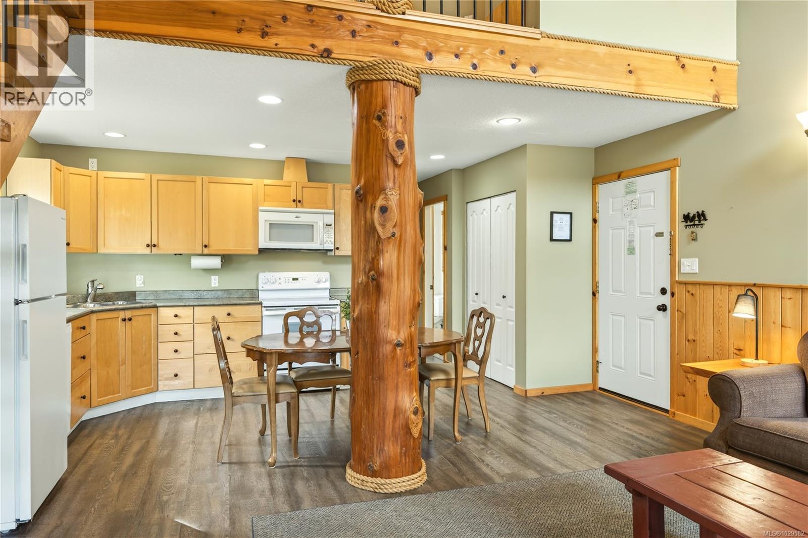 258 & 266 Boardwalk Blvd, Ucluelet