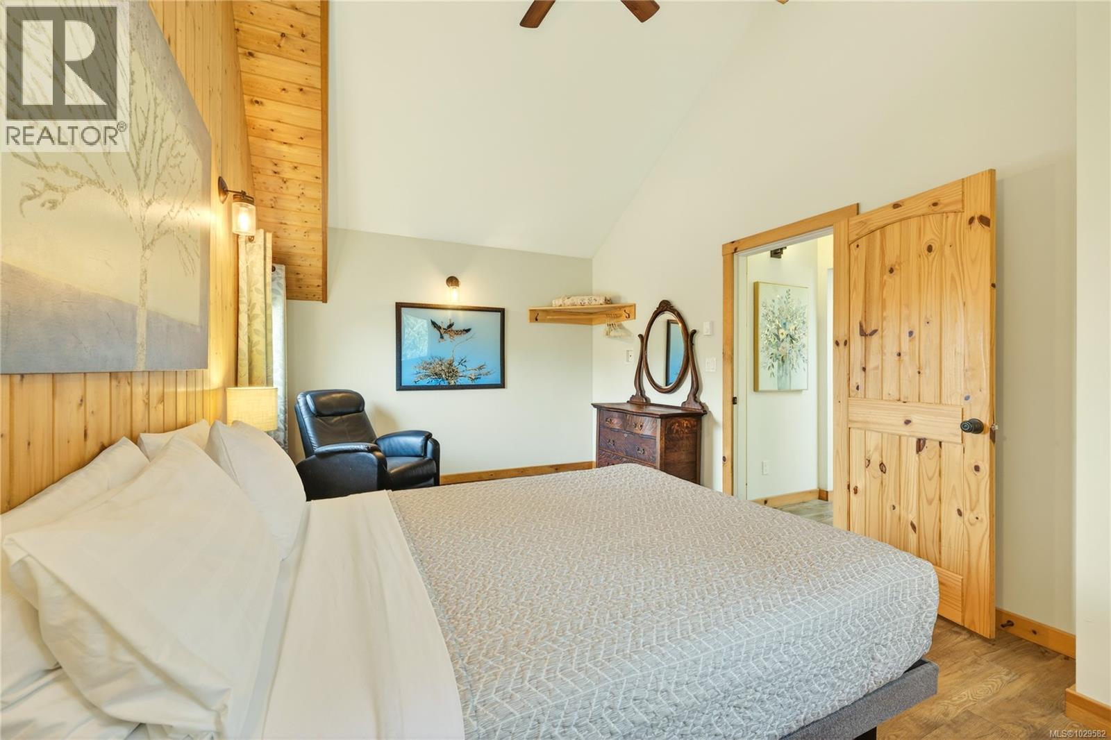 258 & 266 Boardwalk Blvd, Ucluelet