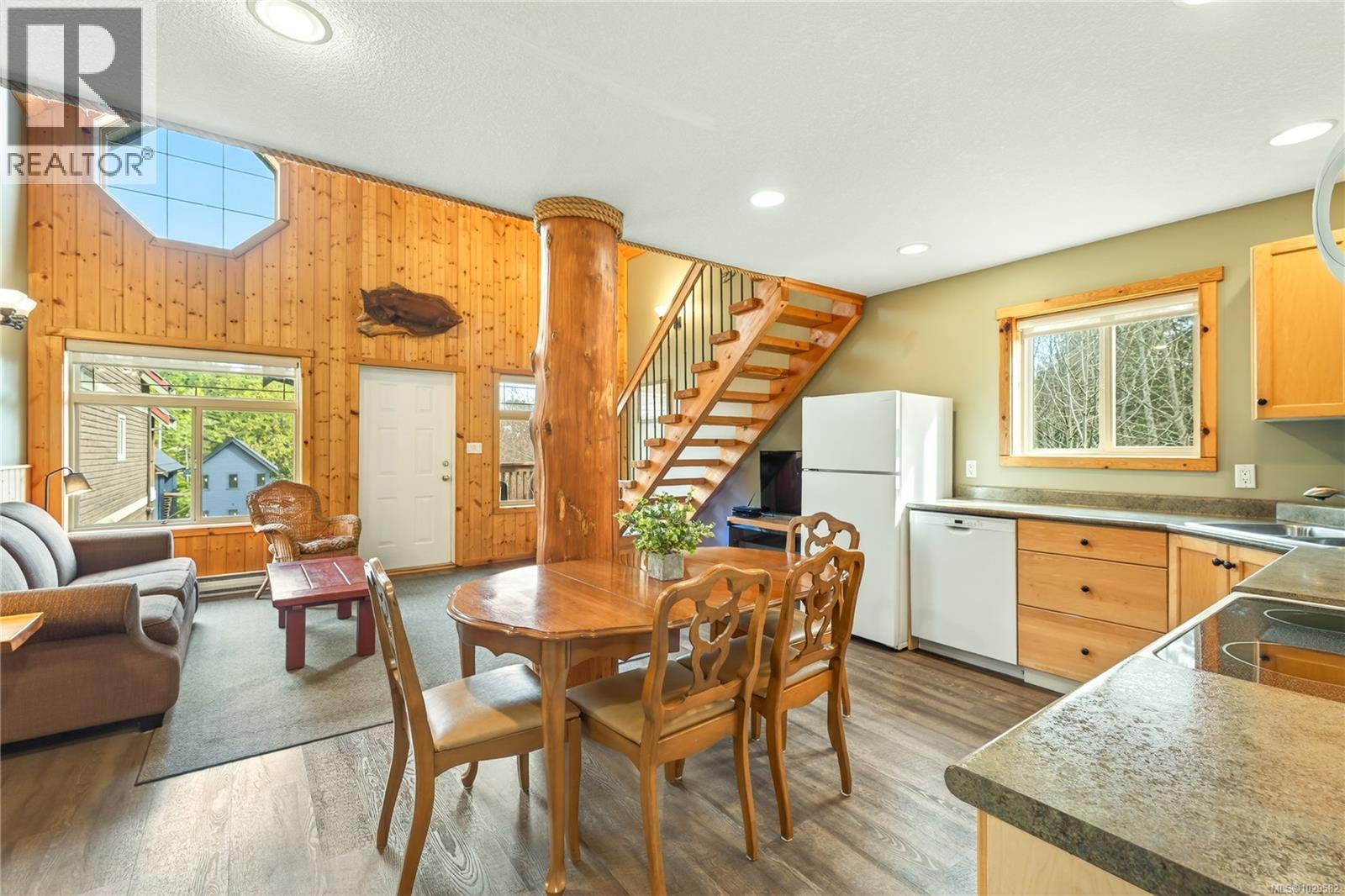 258 & 266 Boardwalk Blvd, Ucluelet