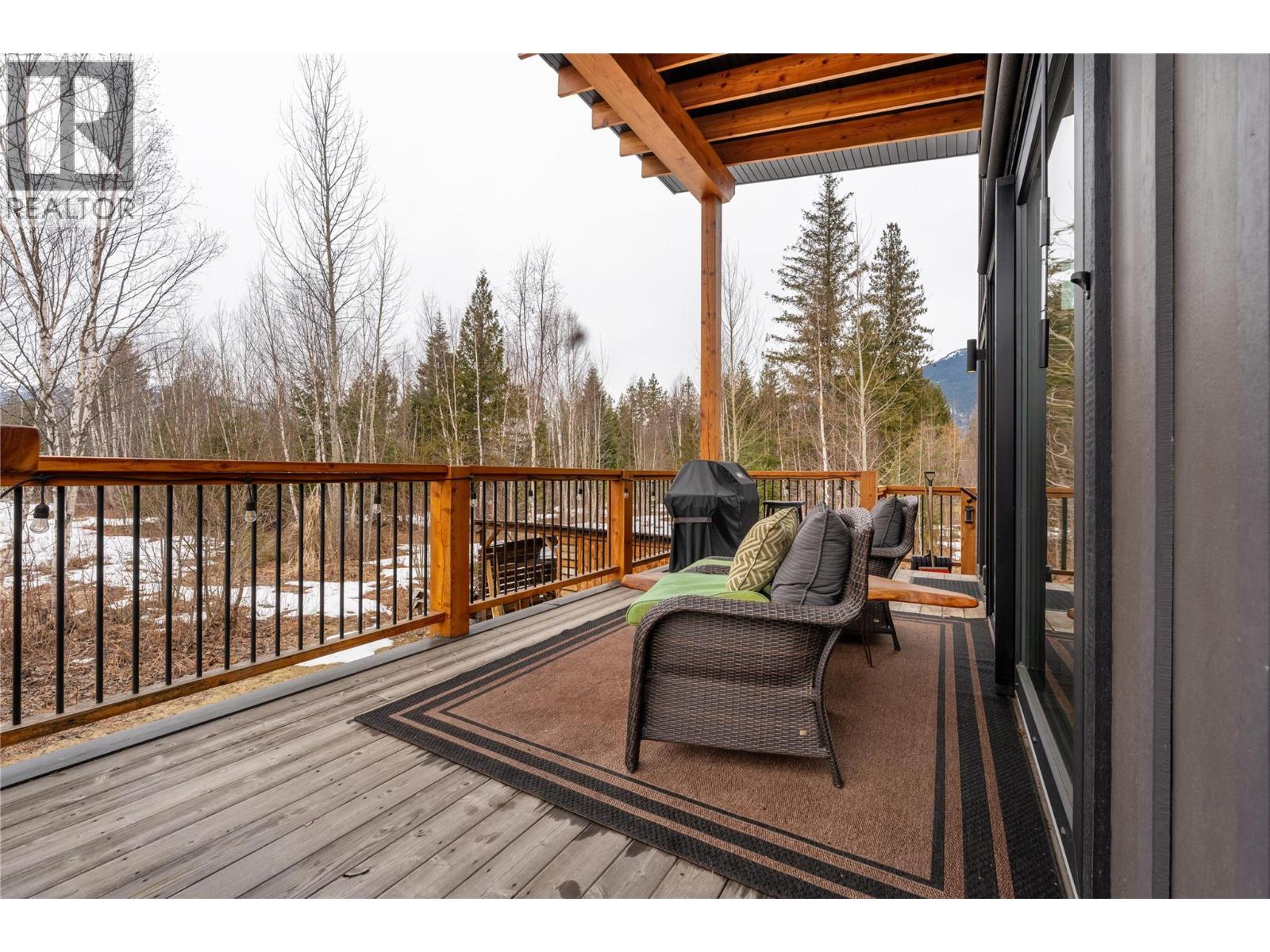 1849 Hay Road, Revelstoke