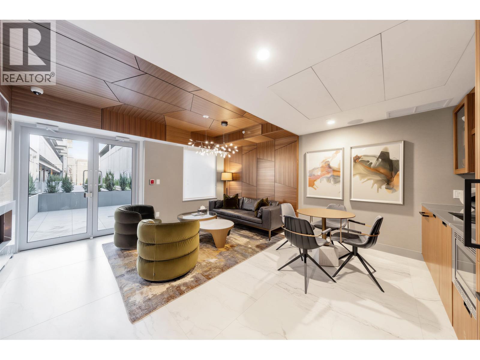 503 423 6TH STREET, West Vancouver