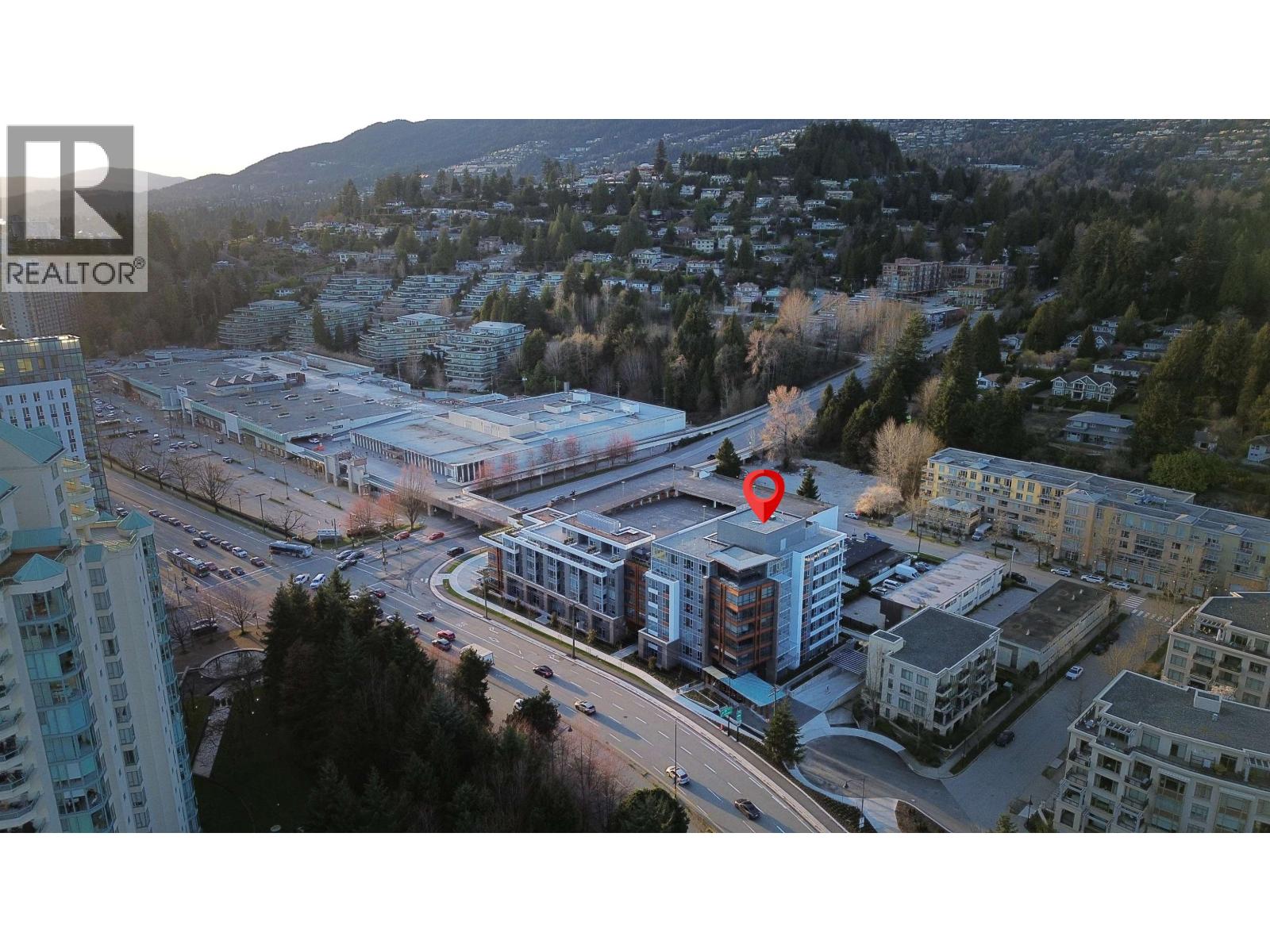503 423 6TH STREET, West Vancouver
