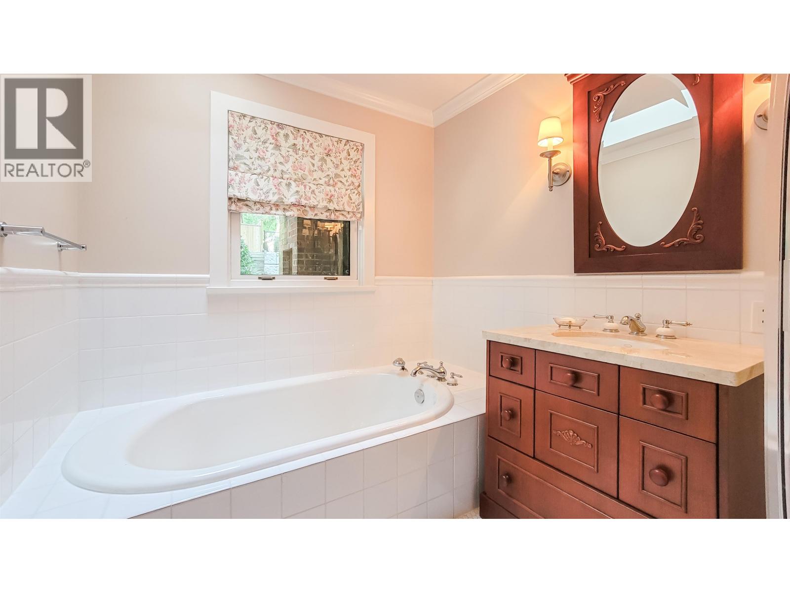 4649 CLOVELLY WALK, West Vancouver