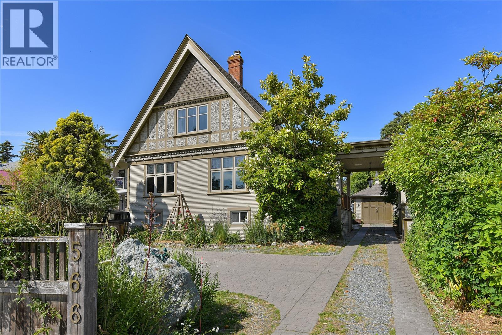 566 Gorge Rd W - 1