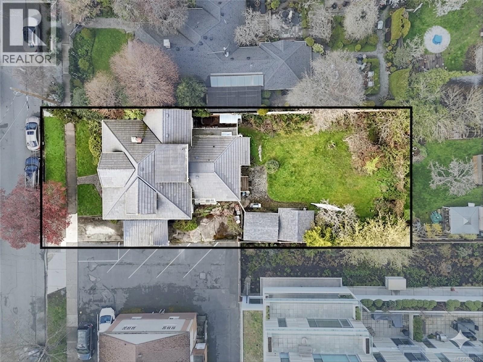  1525 Davie Street, Victoria