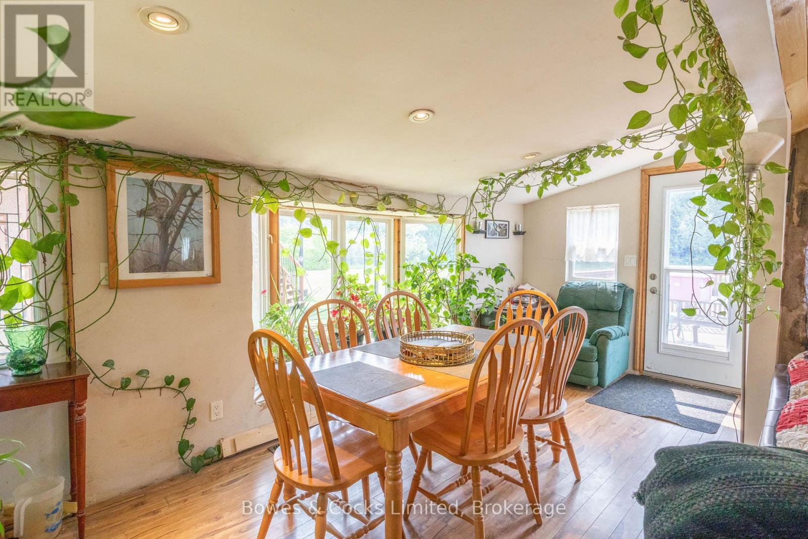 Single Family House Bungalow for Sale in  FORTESQUE LAKE ROAD Highlands East (Glamorgan) 