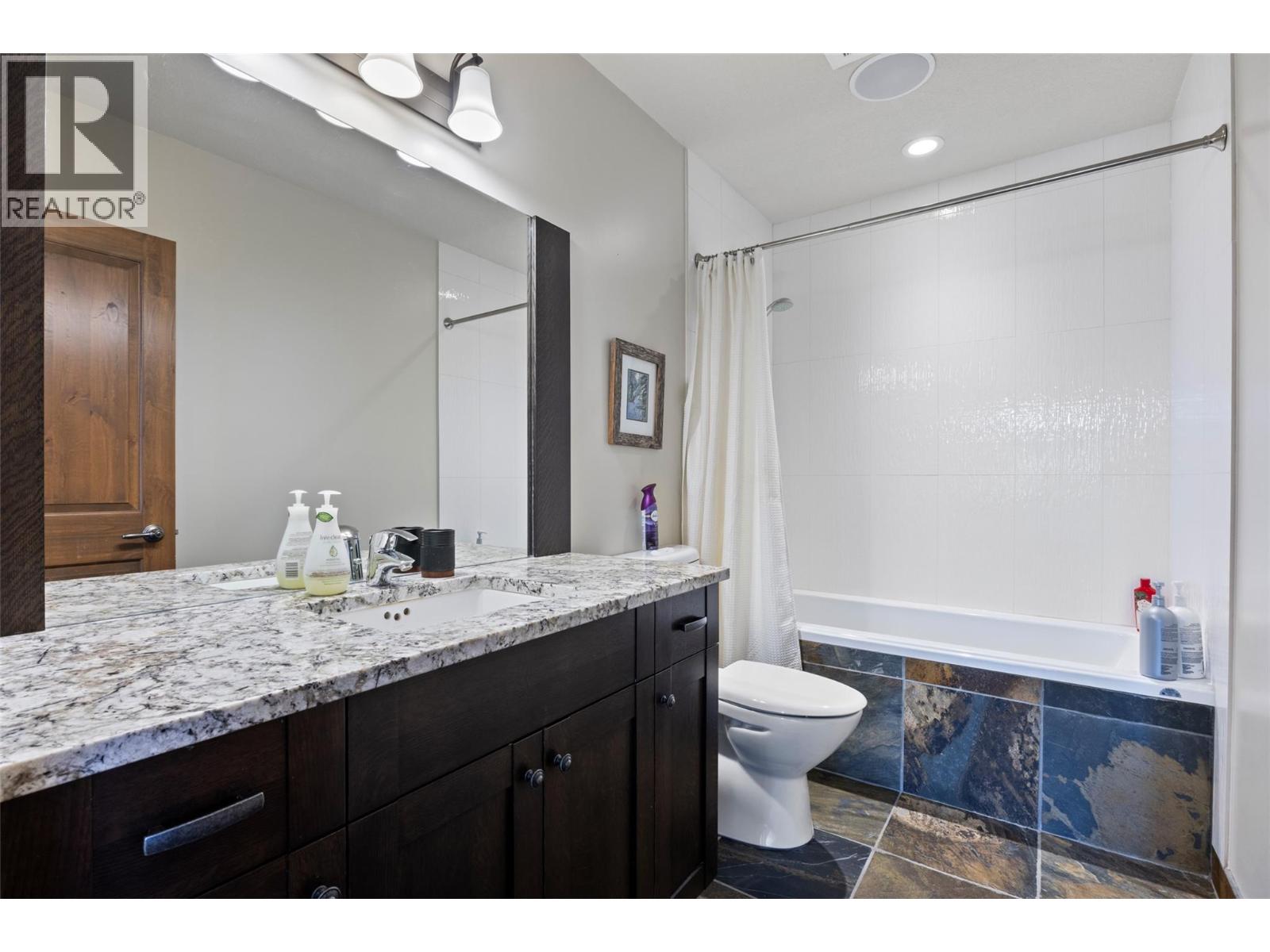 #16 5040 VALLEY DRIVE - 23