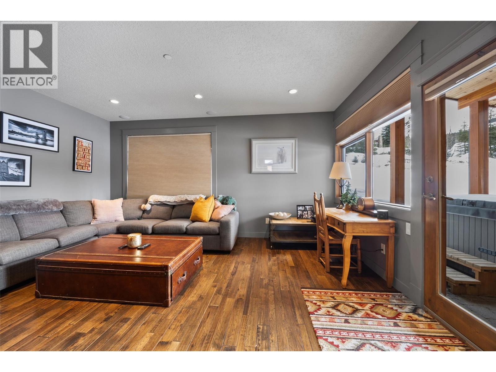 #16 5040 VALLEY DRIVE - 17