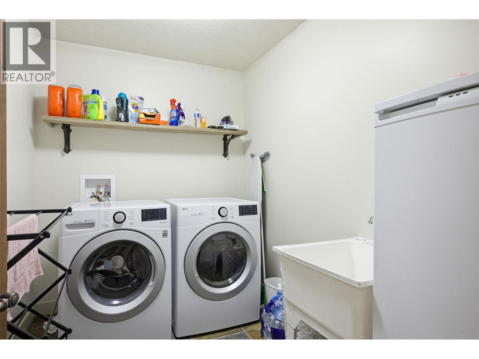 #16 5040 VALLEY DRIVE - 35