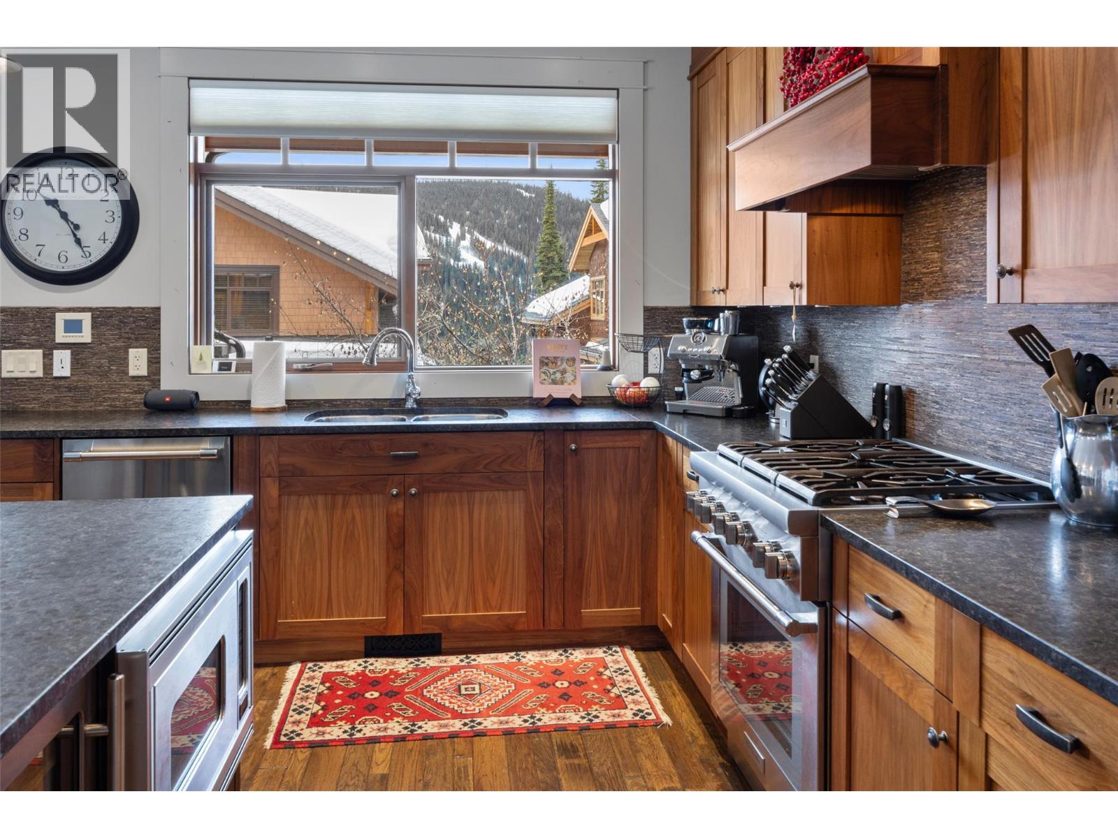 #16 5040 VALLEY DRIVE - 12