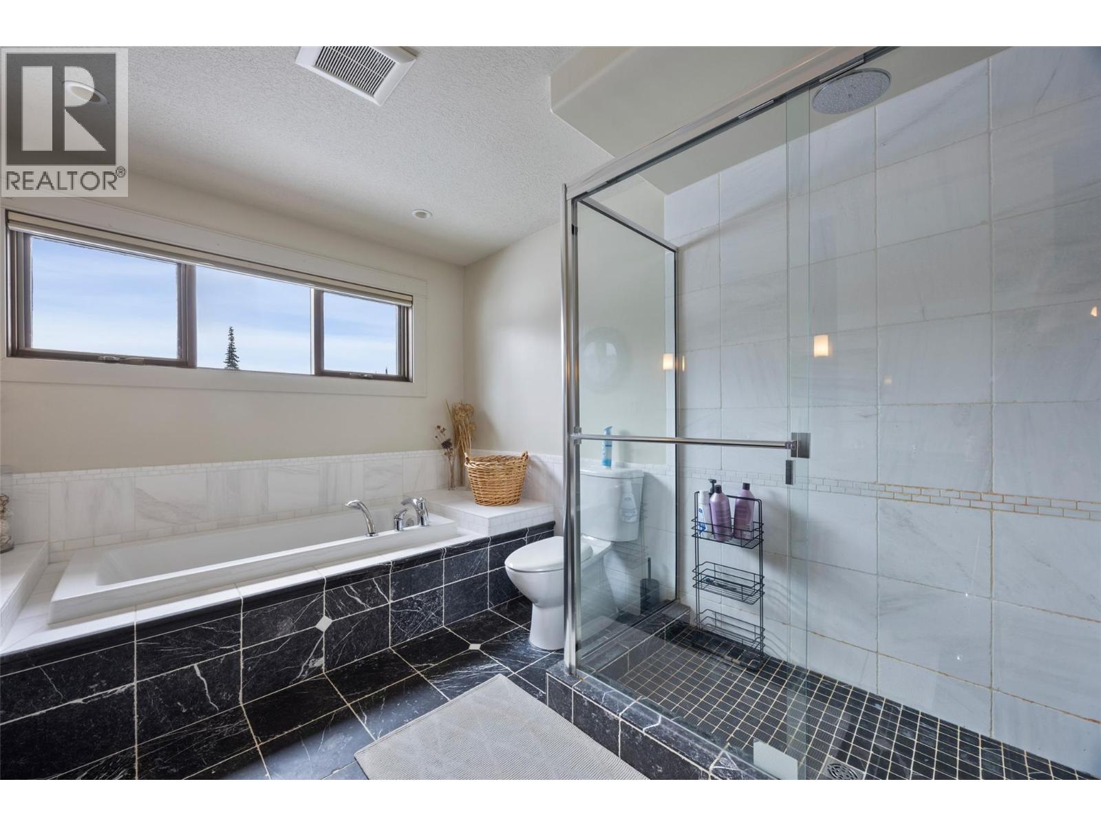 #16 5040 VALLEY DRIVE - 30