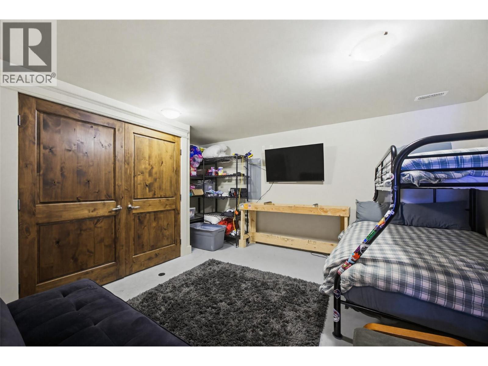 #16 5040 VALLEY DRIVE - 34