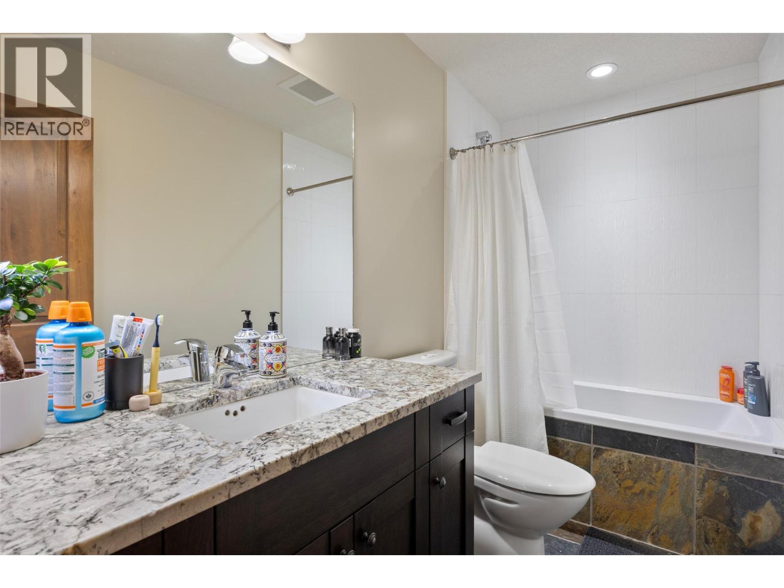 #16 5040 VALLEY DRIVE - 33