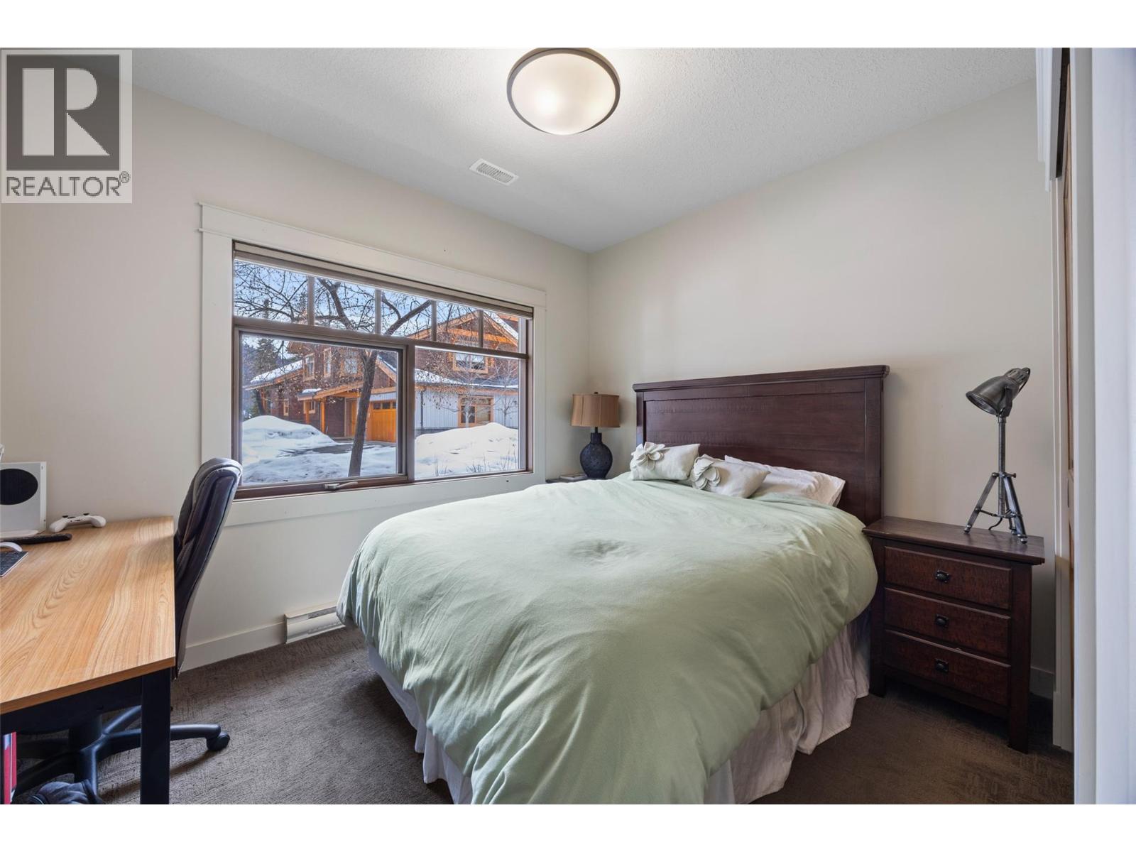 #16 5040 VALLEY DRIVE - 32