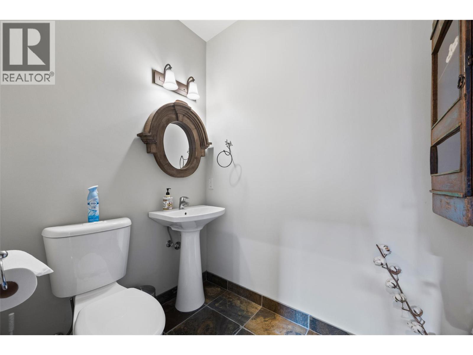 #16 5040 VALLEY DRIVE - 20