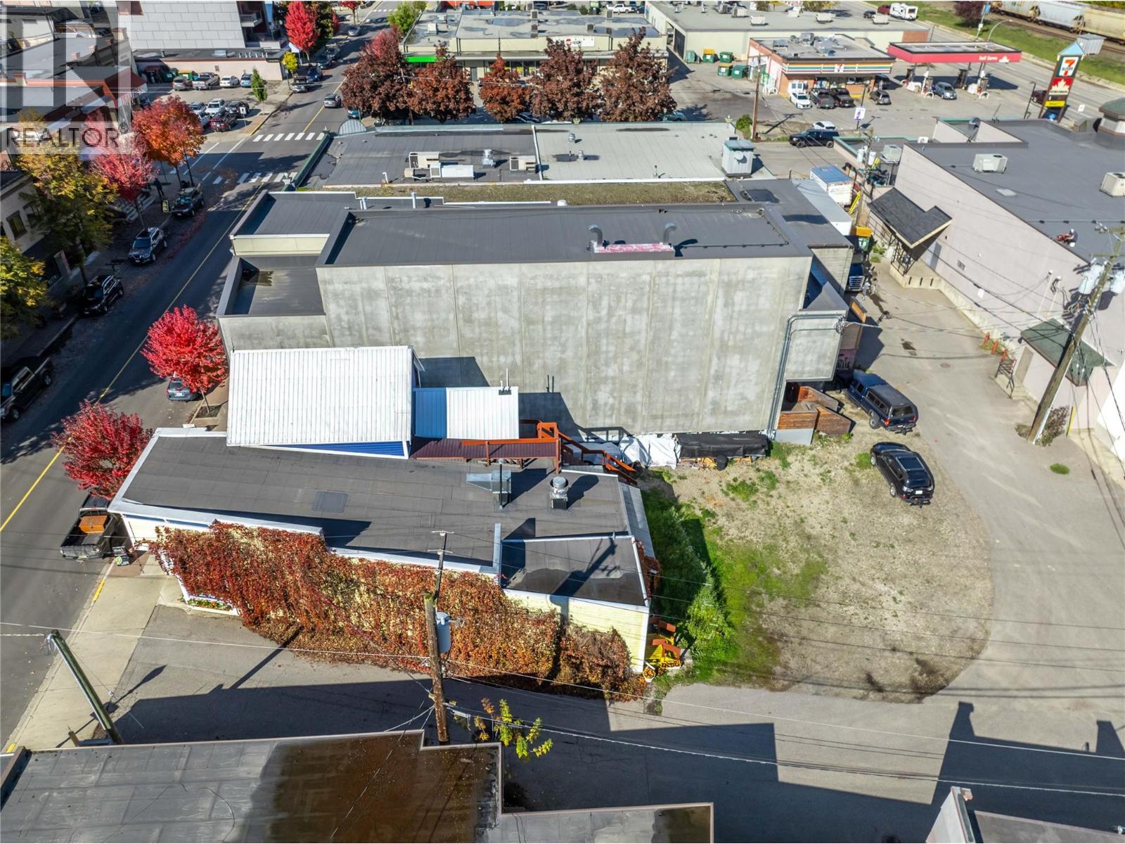  302 First Street West, Revelstoke