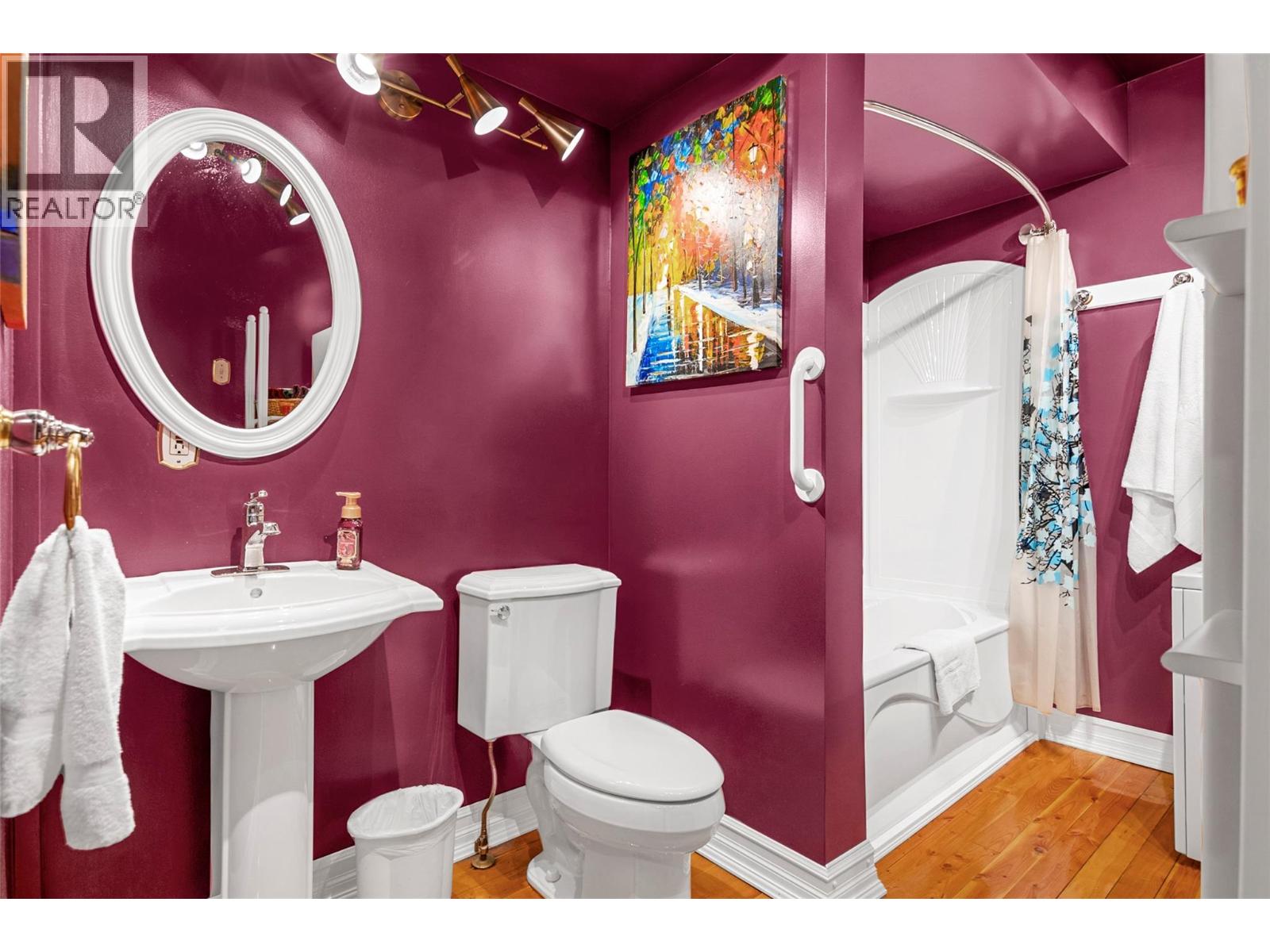 304 FIRST STREET W - 17