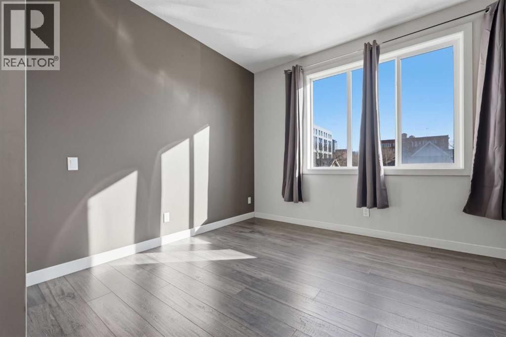 Single Family House for Sale in    Avenue SW Lower Mount Royal Calgary 