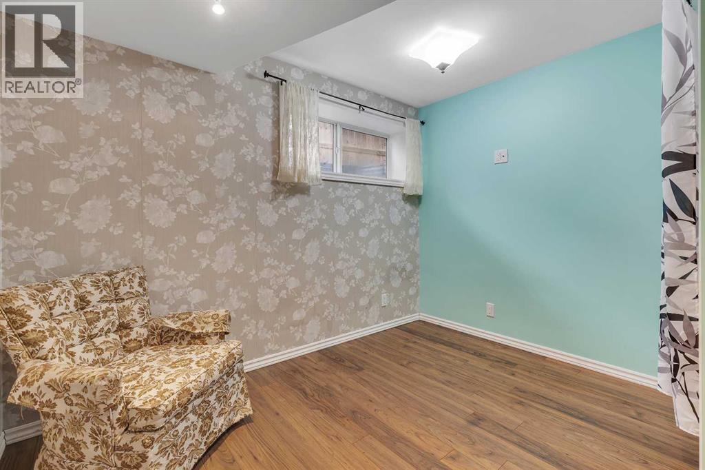 Single Family House for Sale in  Tuscany Ravine Manor NW Tuscany Calgary 