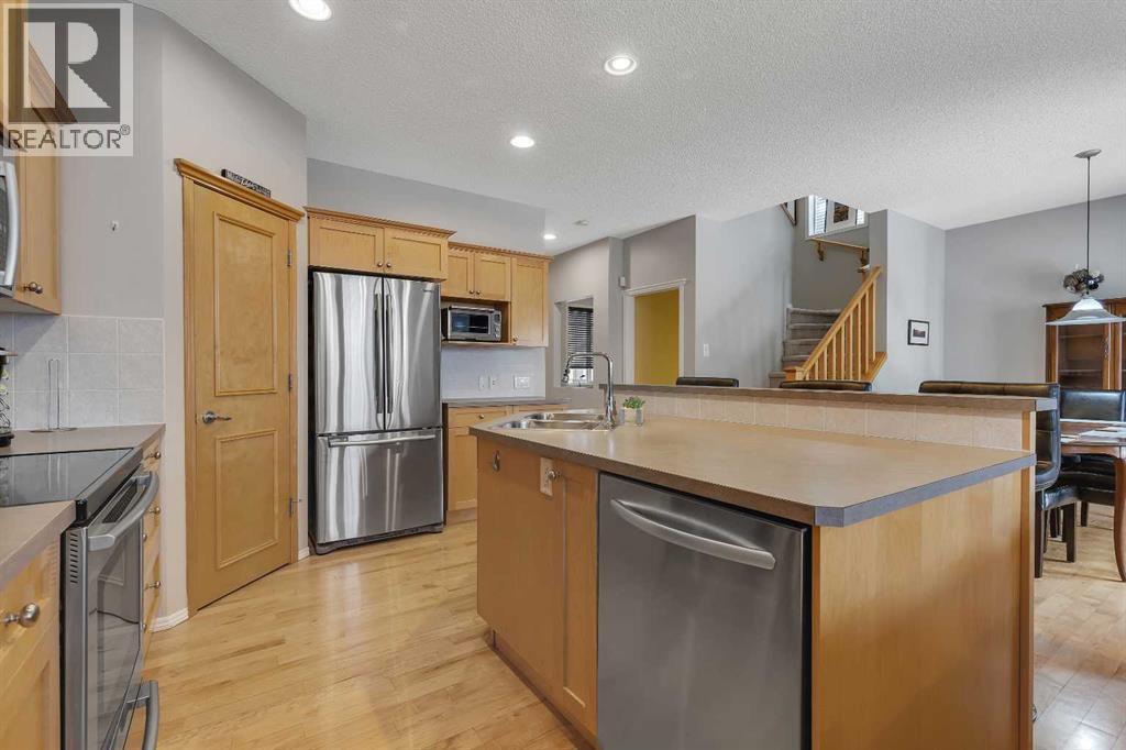 Single Family House for Sale in  Tuscany Ravine Manor NW Tuscany Calgary 