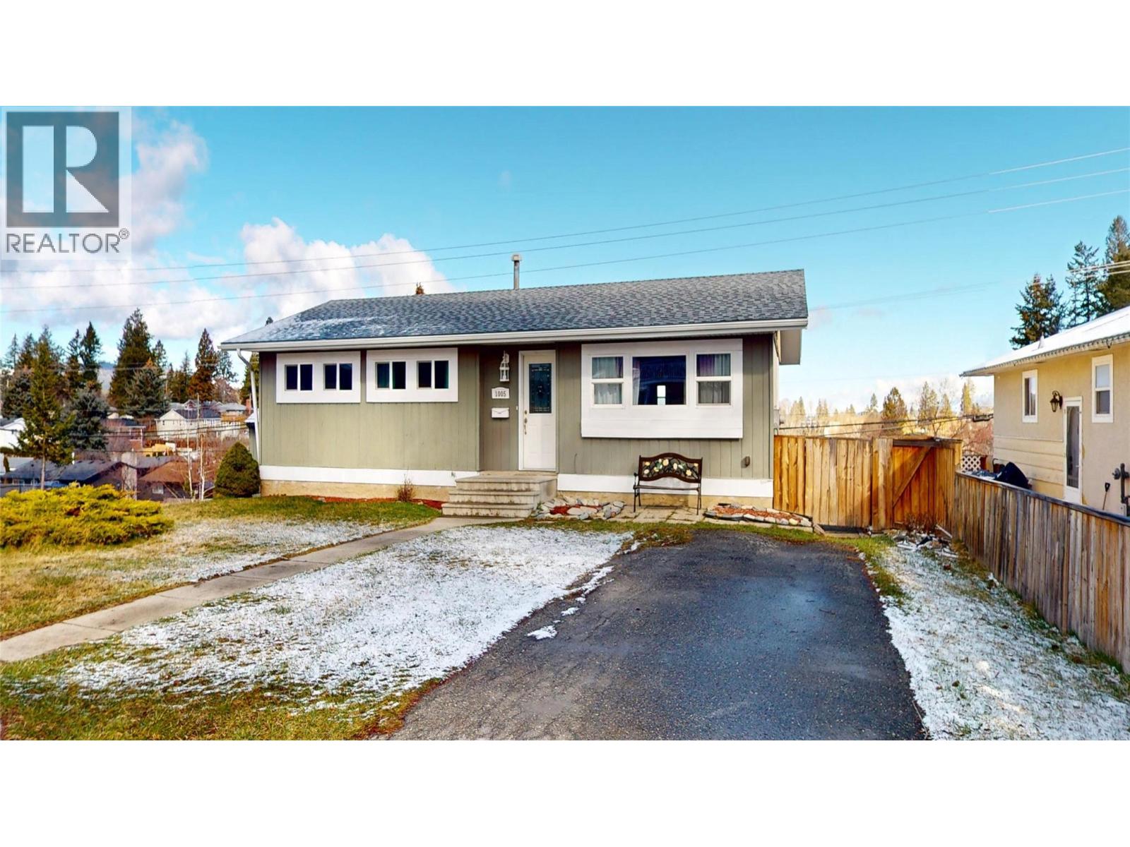 1005 16 Avenue S - 1