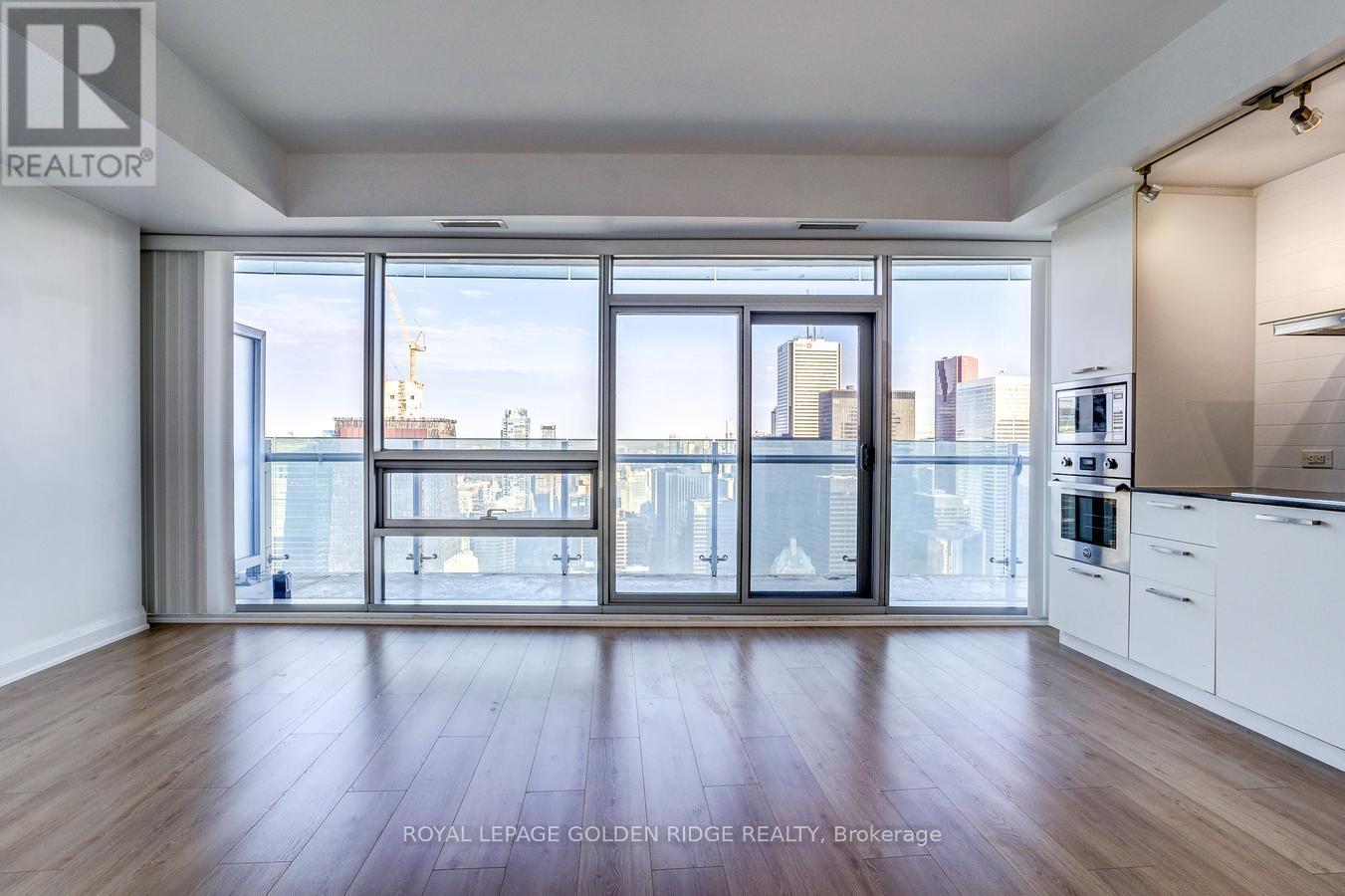#5809 14 YORK STREET - 10