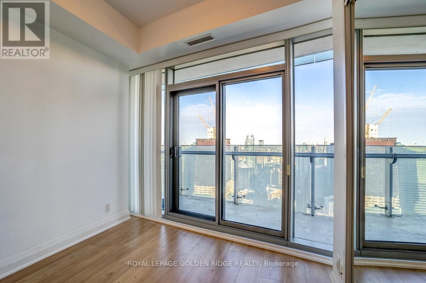 #5809 14 YORK STREET - 21