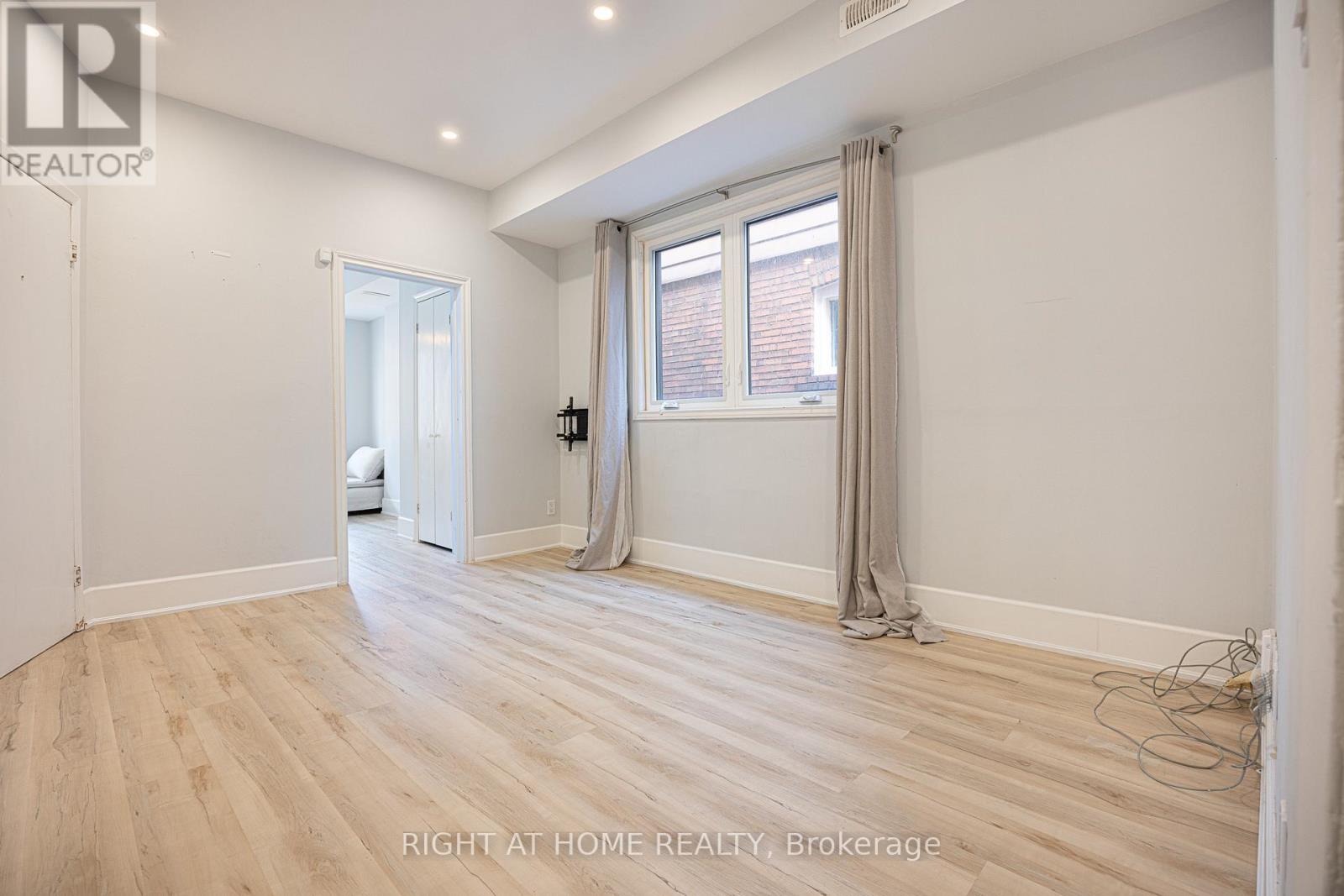 MAIN FLOOR - 281 OSLER STREET