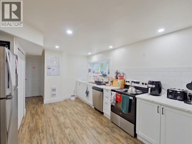 6402 HILLCREST AVE - 20