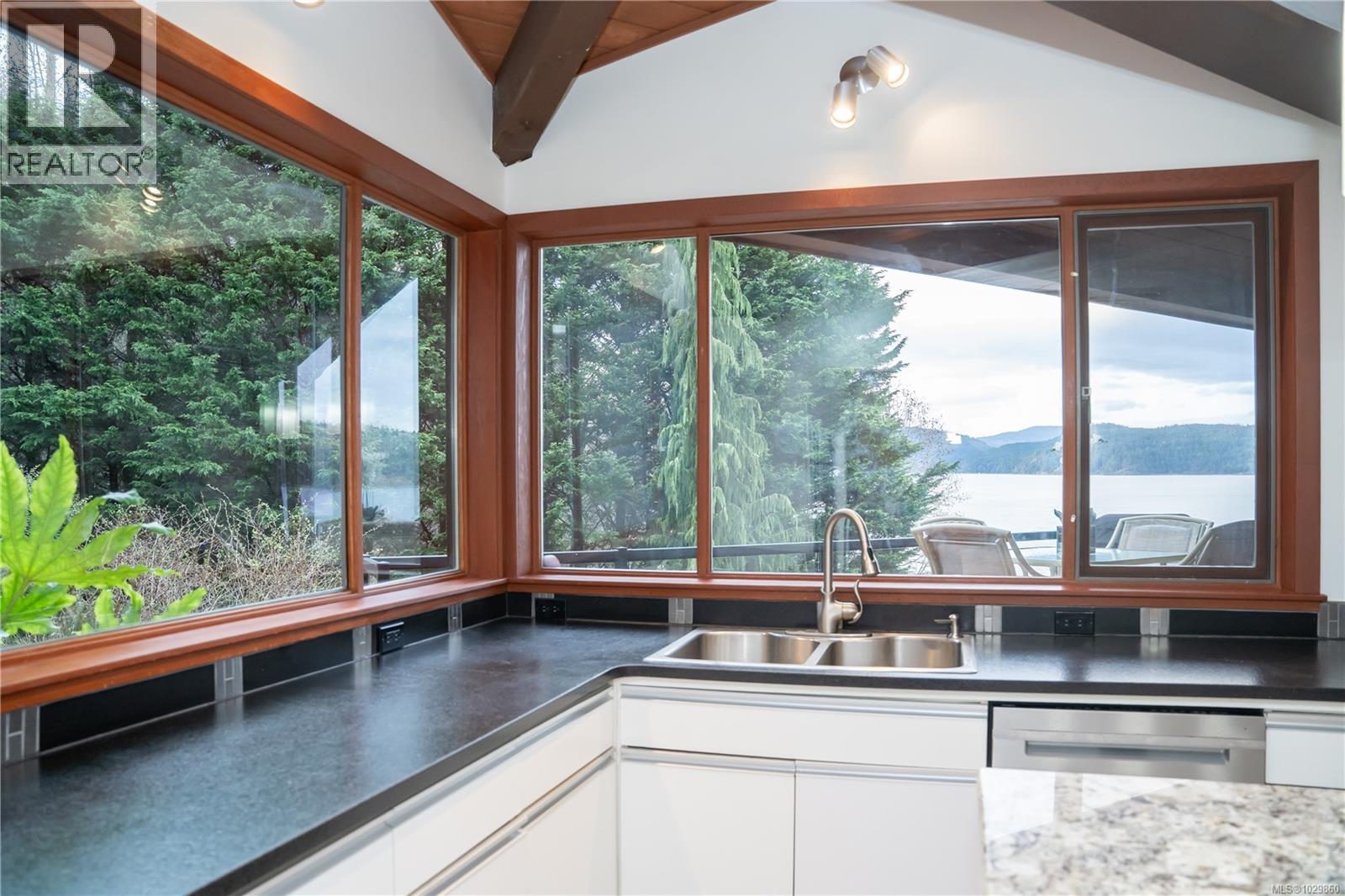 1141 Joyce Rd - 5
