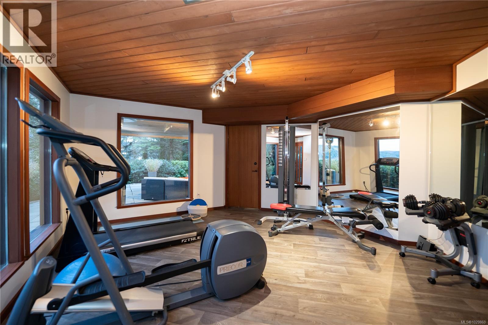 1141 Joyce Rd - 72
