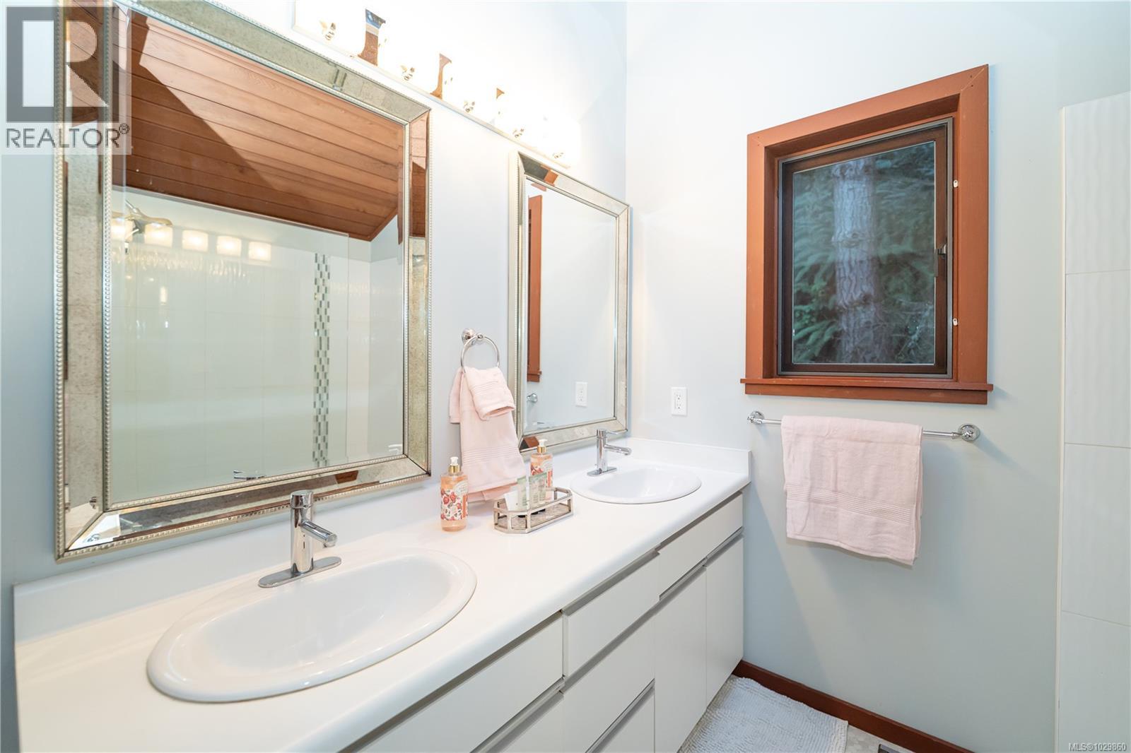 1141 Joyce Rd, Cowichan Bay