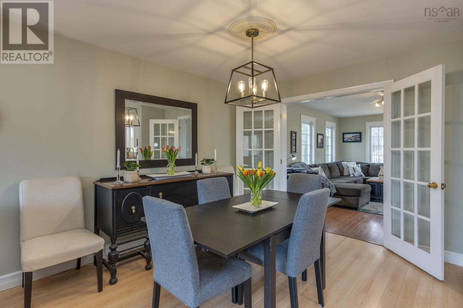 Property 10 of 37 of 21 Clairmont Road